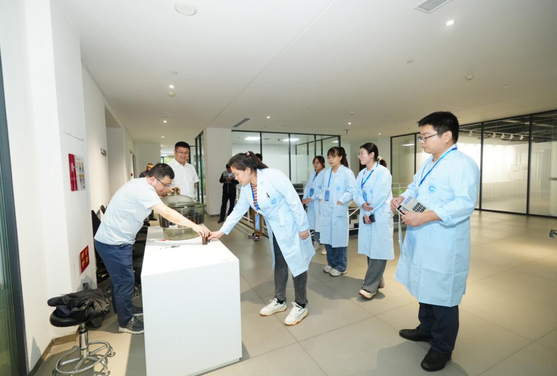 888电子集团官网 - 当先的电子科技解决规划提供商