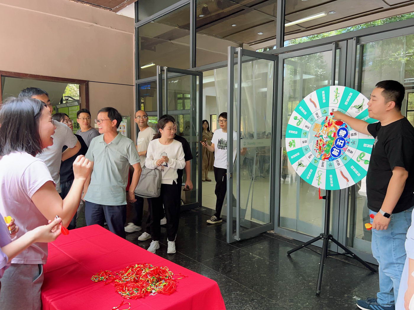 端午飞镖大挑战！靶盘上的五毒大作战，，，，，，太燃了！
